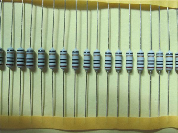 包管丝电阻器  0.5W