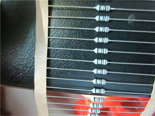 包管丝电阻器  0.5WS