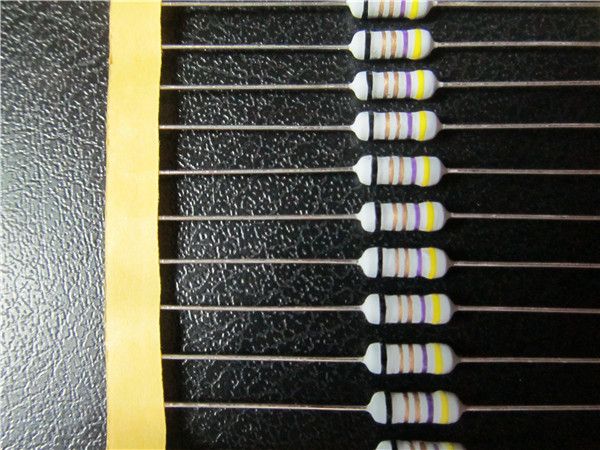 包管丝电阻器  0.5W  4R7